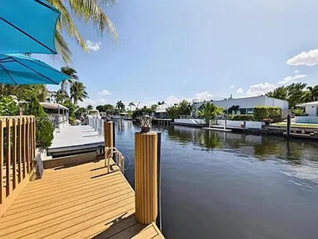 2125 NE 17TH Terrace, Wilton Manors, FL 33305