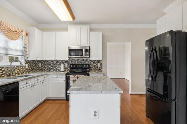46557 HOLLYMEAD PL, Sterling, VA 20165
