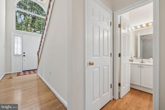 46557 HOLLYMEAD PL, Sterling, VA 20165