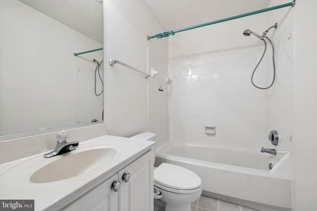 46557 HOLLYMEAD PL, Sterling, VA 20165