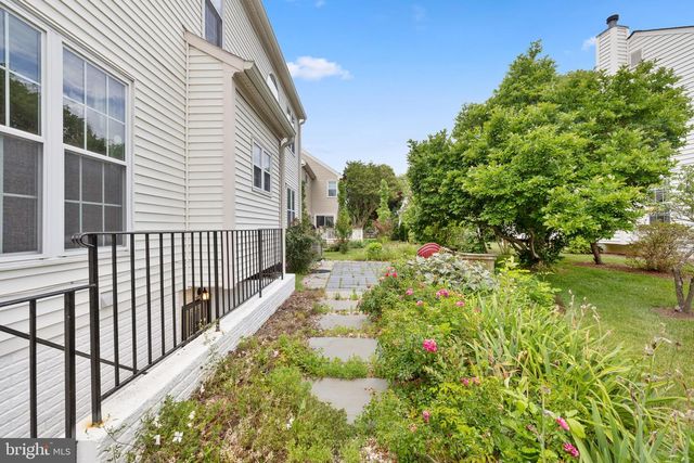 46557 HOLLYMEAD PL, Sterling, VA 20165