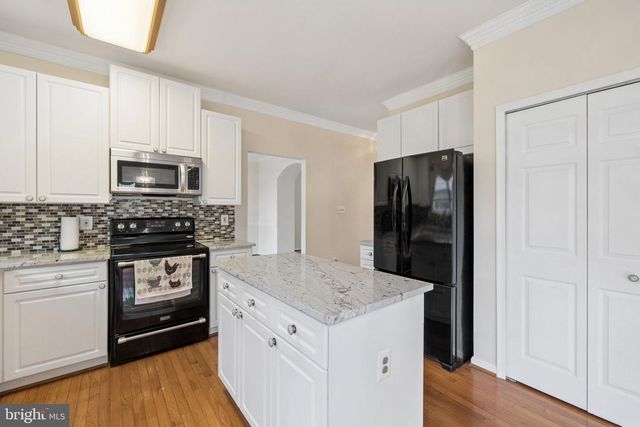 46557 HOLLYMEAD PL, Sterling, VA 20165
