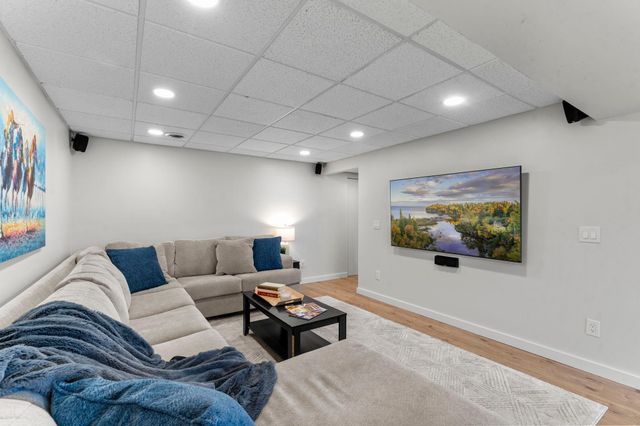 17420 34th Avenue N, Plymouth, MN 55447