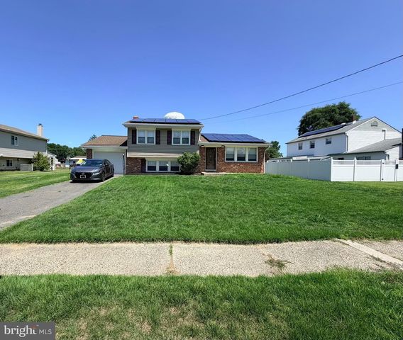 816 LANCING RD, West Deptford, NJ 08096