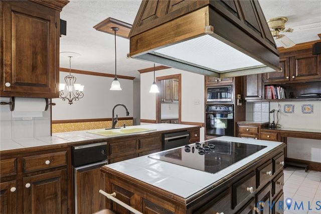 7166 Rotherham Dr, Mechanicsville, VA 23116