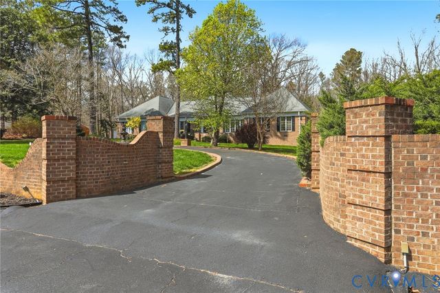 7166 Rotherham Dr, Mechanicsville, VA 23116