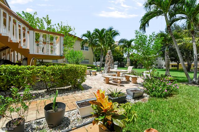 203 Coventry I, West Palm Beach, FL 33417