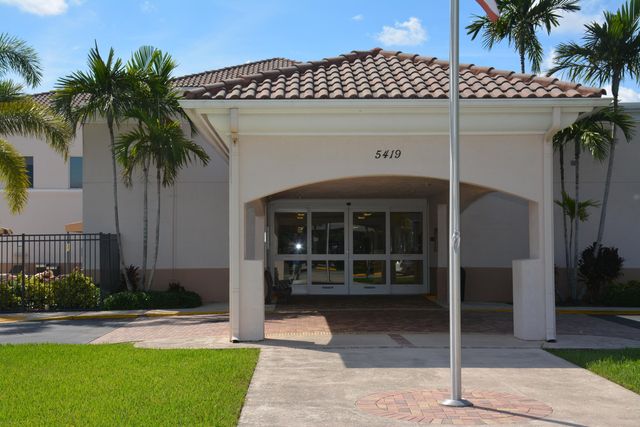 203 Coventry I, West Palm Beach, FL 33417