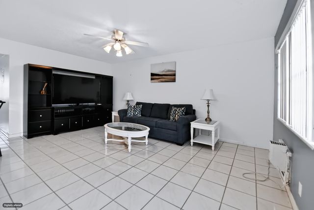 203 Coventry I, West Palm Beach, FL 33417