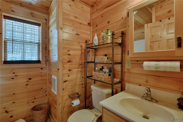 44 Browns Road, Macomb, NY 13654