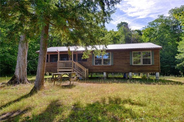 44 Browns Road, Macomb, NY 13654