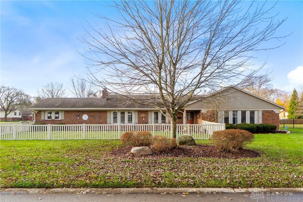 7622 Pelbrook Farm Drive, Centerville, OH 45459