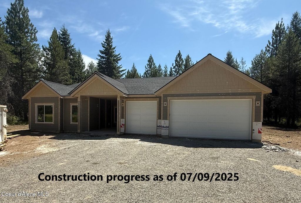 7628 E Autry Ln, Athol, ID 83801