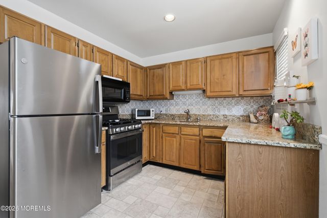24 Gloria Court, Tinton Falls, NJ 07724