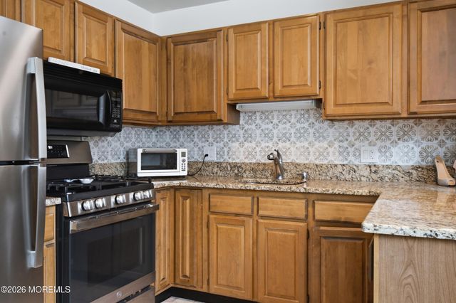 24 Gloria Court, Tinton Falls, NJ 07724
