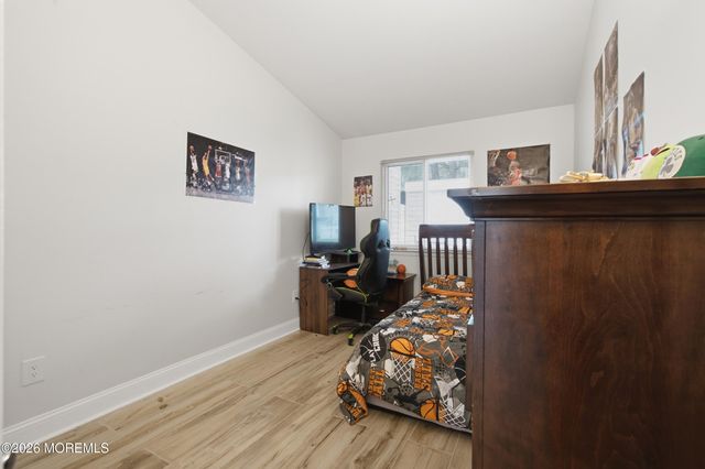 24 Gloria Court, Tinton Falls, NJ 07724