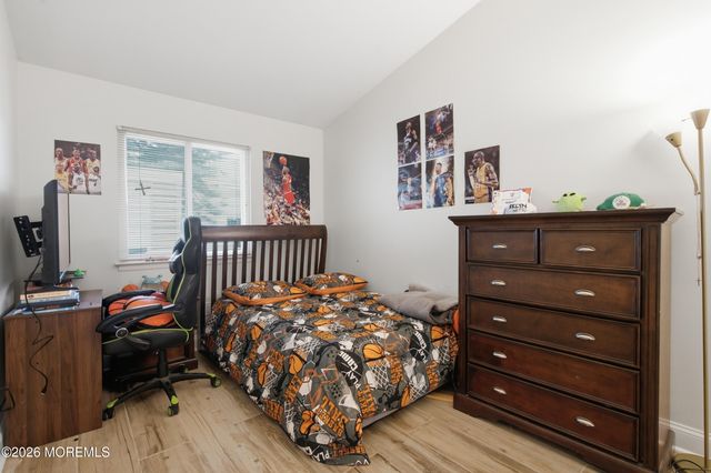 24 Gloria Court, Tinton Falls, NJ 07724