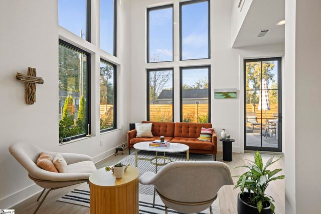 17 Winn Street, Greenville, SC 29601