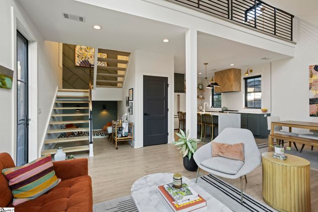 17 Winn Street, Greenville, SC 29601