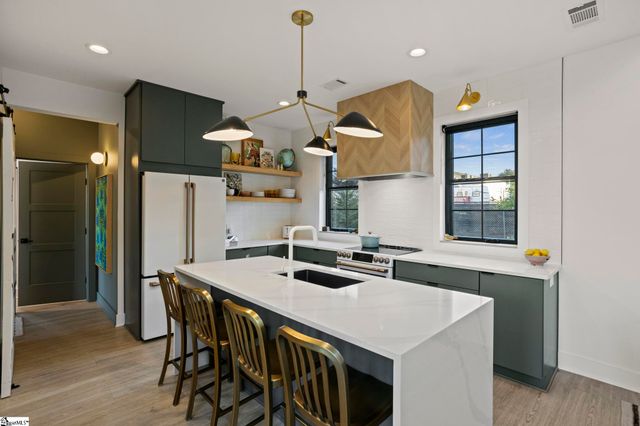 17 Winn Street, Greenville, SC 29601