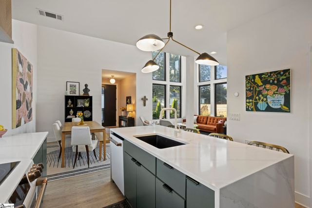 17 Winn Street, Greenville, SC 29601