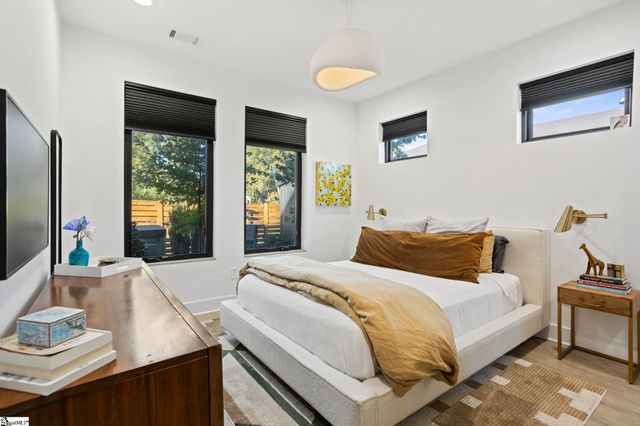 17 Winn Street, Greenville, SC 29601