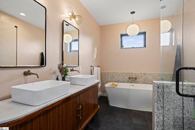 17 Winn Street, Greenville, SC 29601