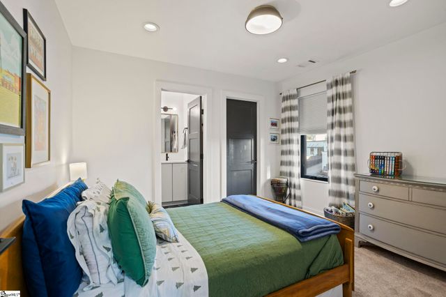 17 Winn Street, Greenville, SC 29601