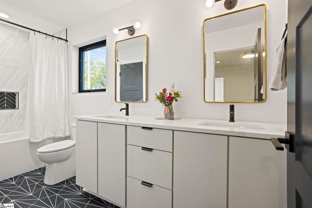 17 Winn Street, Greenville, SC 29601