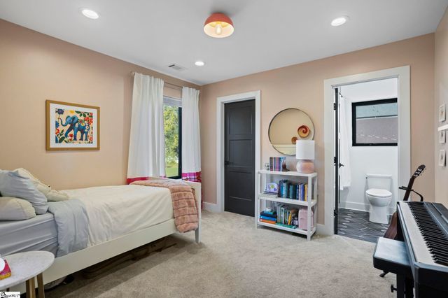 17 Winn Street, Greenville, SC 29601