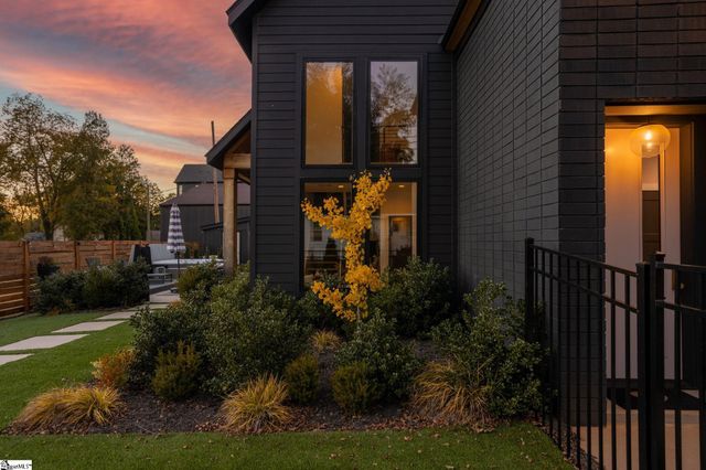 17 Winn Street, Greenville, SC 29601