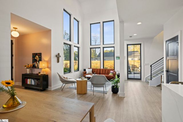 17 Winn Street, Greenville, SC 29601