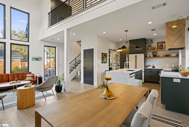 17 Winn Street, Greenville, SC 29601