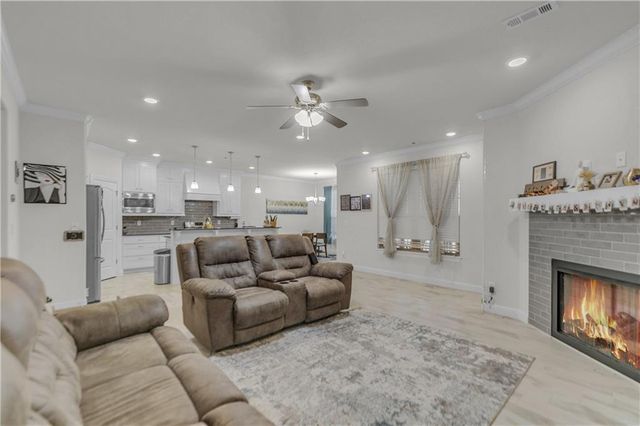 730 Winston Place, Centerton, AR 72719