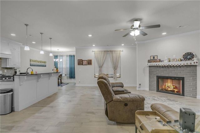 730 Winston Place, Centerton, AR 72719