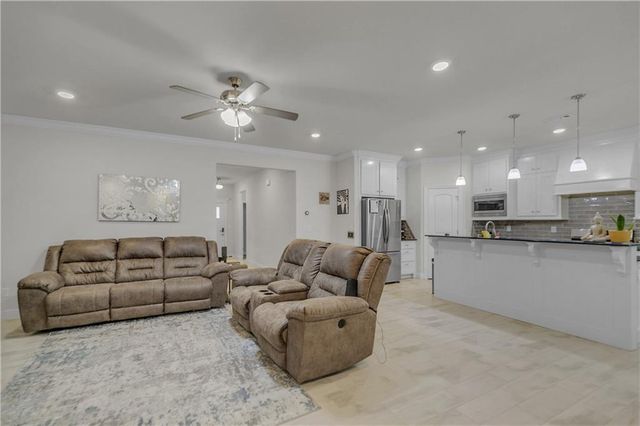 730 Winston Place, Centerton, AR 72719