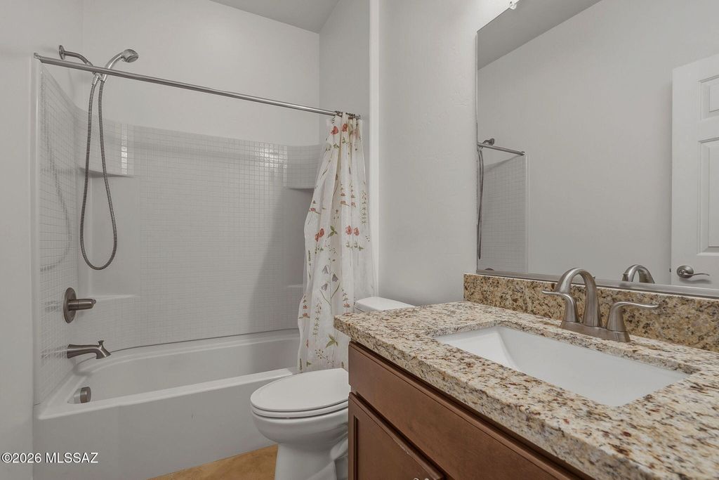 Image 11 of property listing at 111 E Adytum Place, Vail, AZ 85641