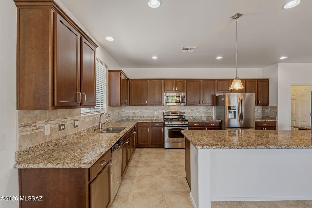 Image 21 of property listing at 111 E Adytum Place, Vail, AZ 85641