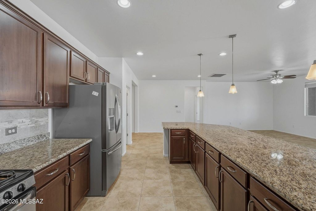 Image 23 of property listing at 111 E Adytum Place, Vail, AZ 85641