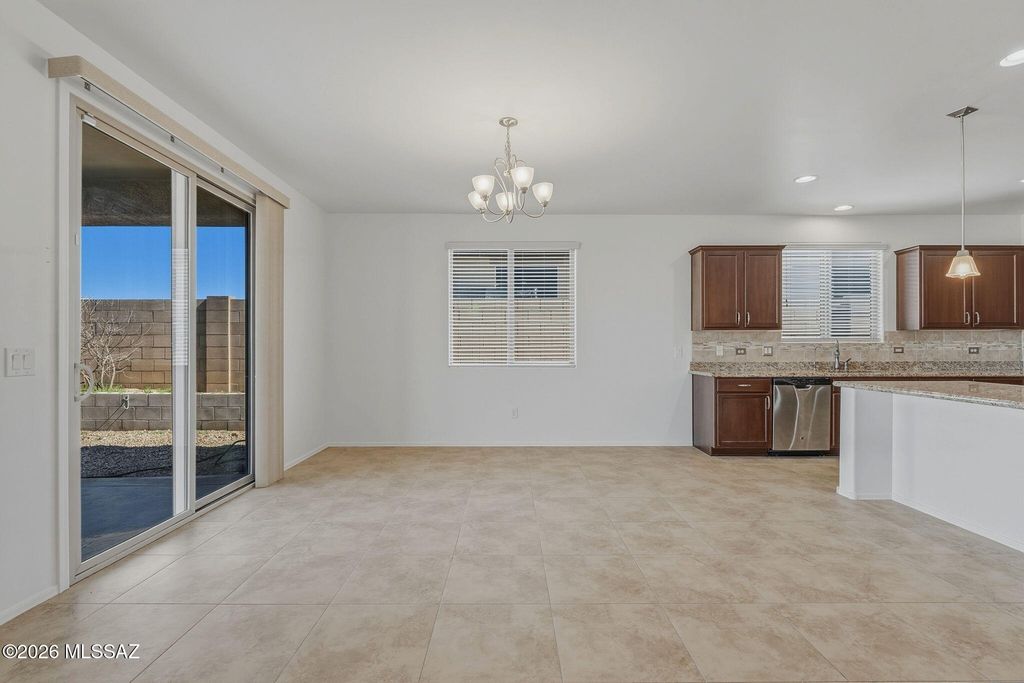 Image 27 of property listing at 111 E Adytum Place, Vail, AZ 85641