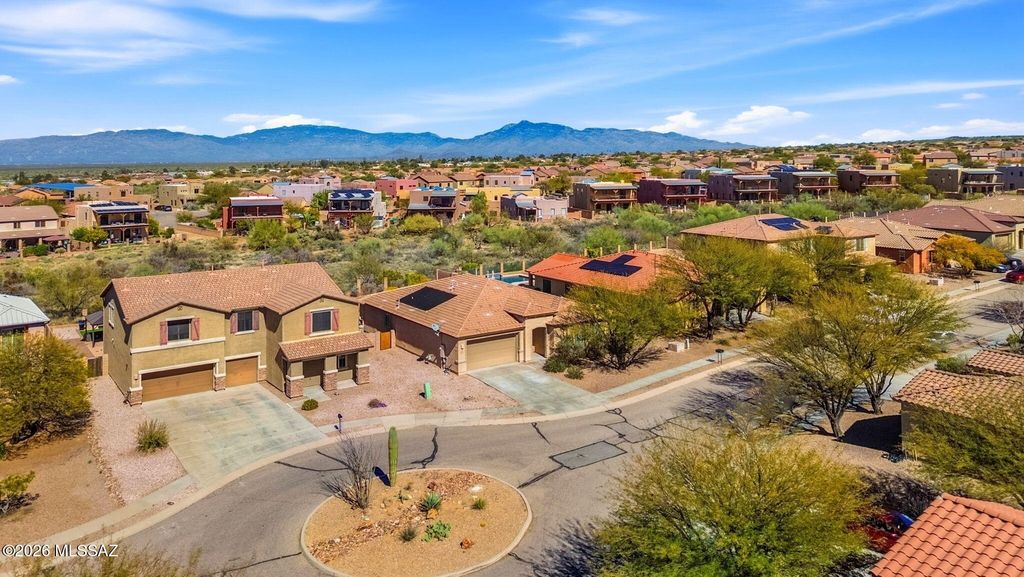 Image 3 of property listing at 111 E Adytum Place, Vail, AZ 85641