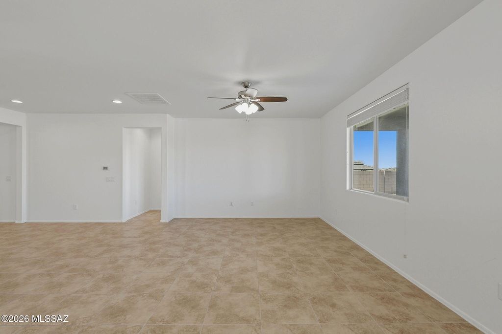 Image 31 of property listing at 111 E Adytum Place, Vail, AZ 85641