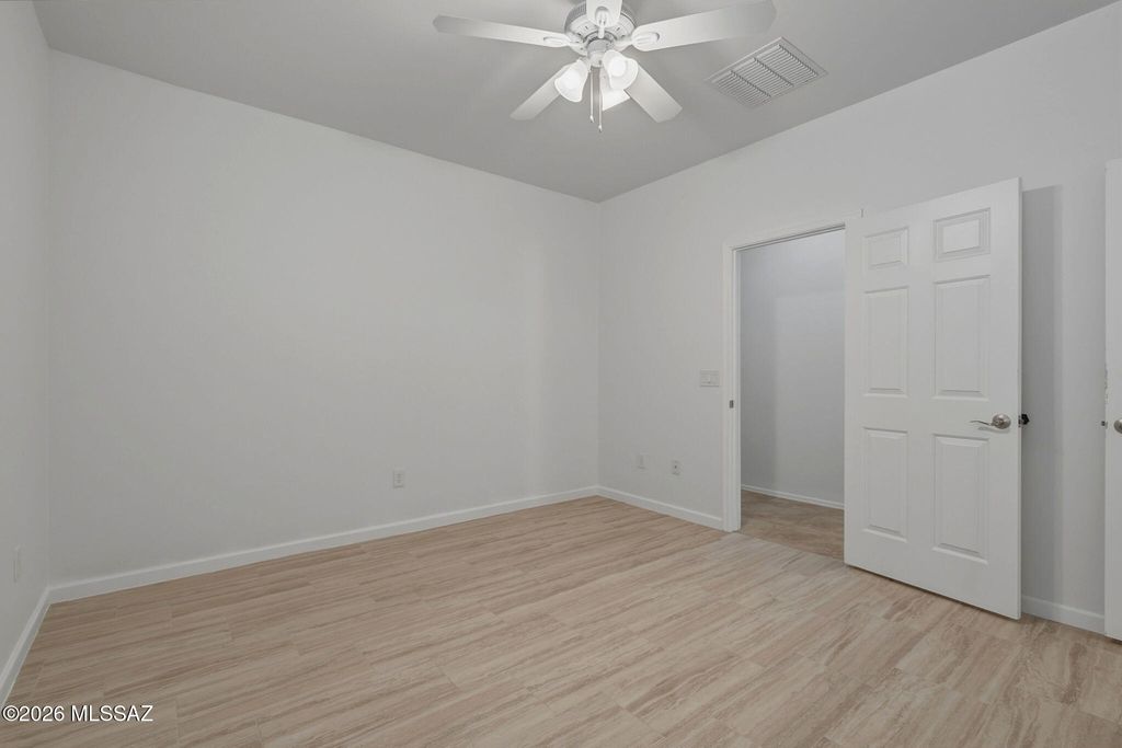 Image 6 of property listing at 111 E Adytum Place, Vail, AZ 85641