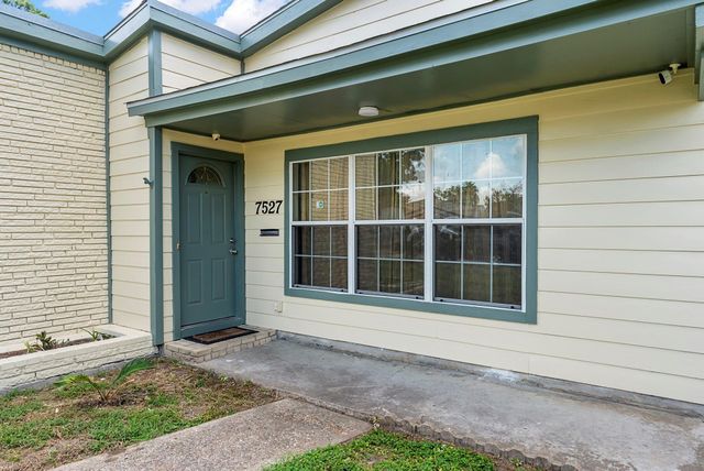 7527 Dearborn Street, Houston, TX 77055