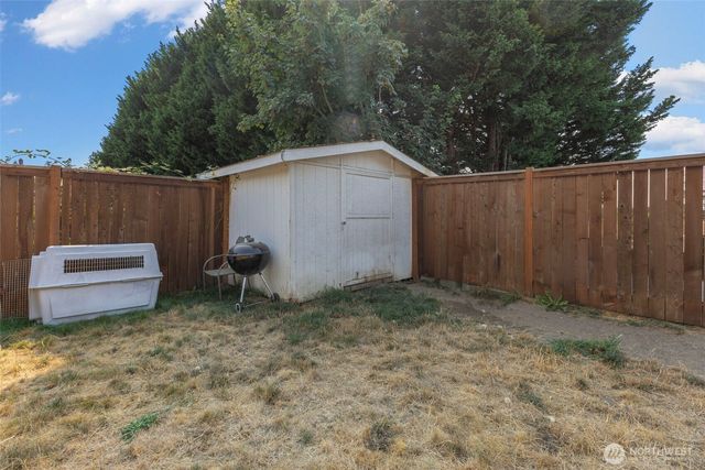 10319 SE 228th Street, Kent, WA 98031