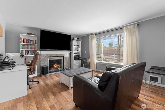 10319 SE 228th Street, Kent, WA 98031