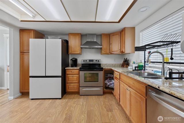 10319 SE 228th Street, Kent, WA 98031