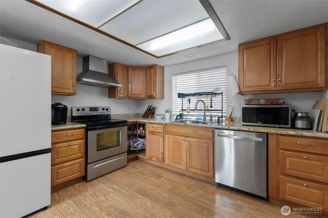 10319 SE 228th Street, Kent, WA 98031