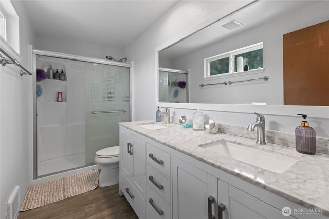 10319 SE 228th Street, Kent, WA 98031