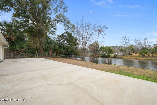 2071 COURTNEY Drive, Jacksonville, FL 32208